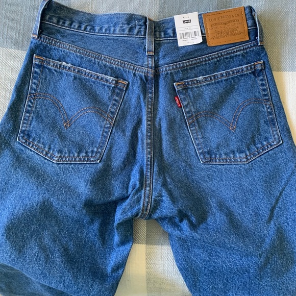 Levi’s Wedgie Straight Jeans Medium Wash 30L - Picture 2 of 6